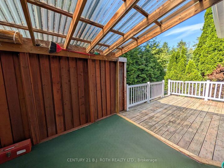 Property Photo: 66 Linden Lane ON L9S 1P2