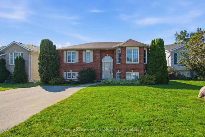 Property Photo:  6 Chisholm Square  ON K8N 5Z4 