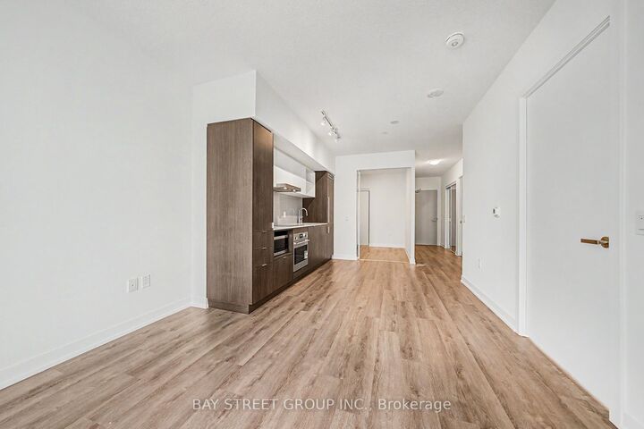 Property Photo: 138 Downes Street 806 ON M5E 0E4