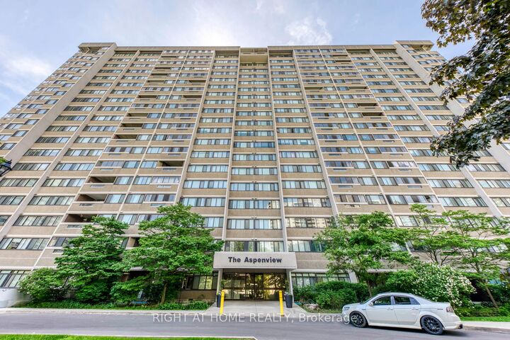 Property Photo: 50 Elm Drive E 607 ON L5A 3X2