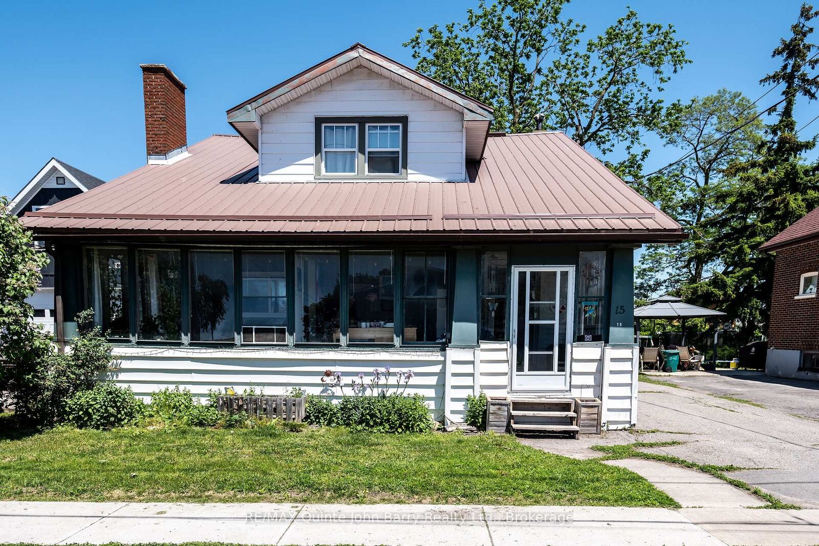 Property Photo: 15 Mercia Street ON K8V 2P2