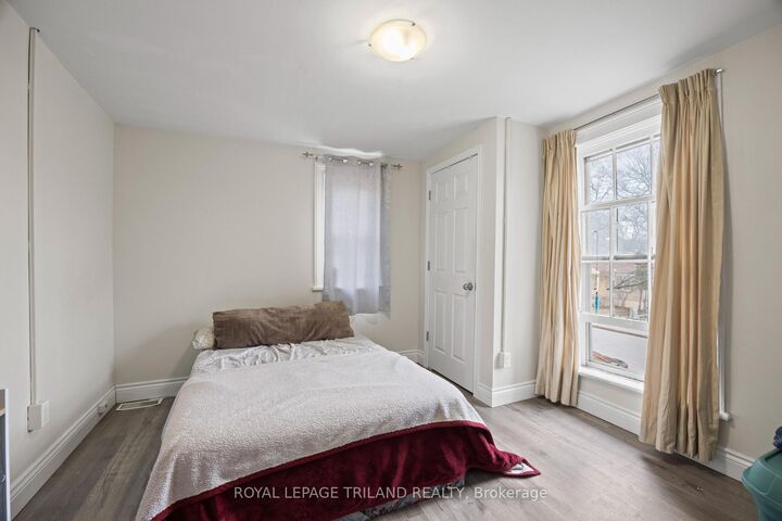Property Photo: 434 Dufferin Avenue ON N6B 1Z6
