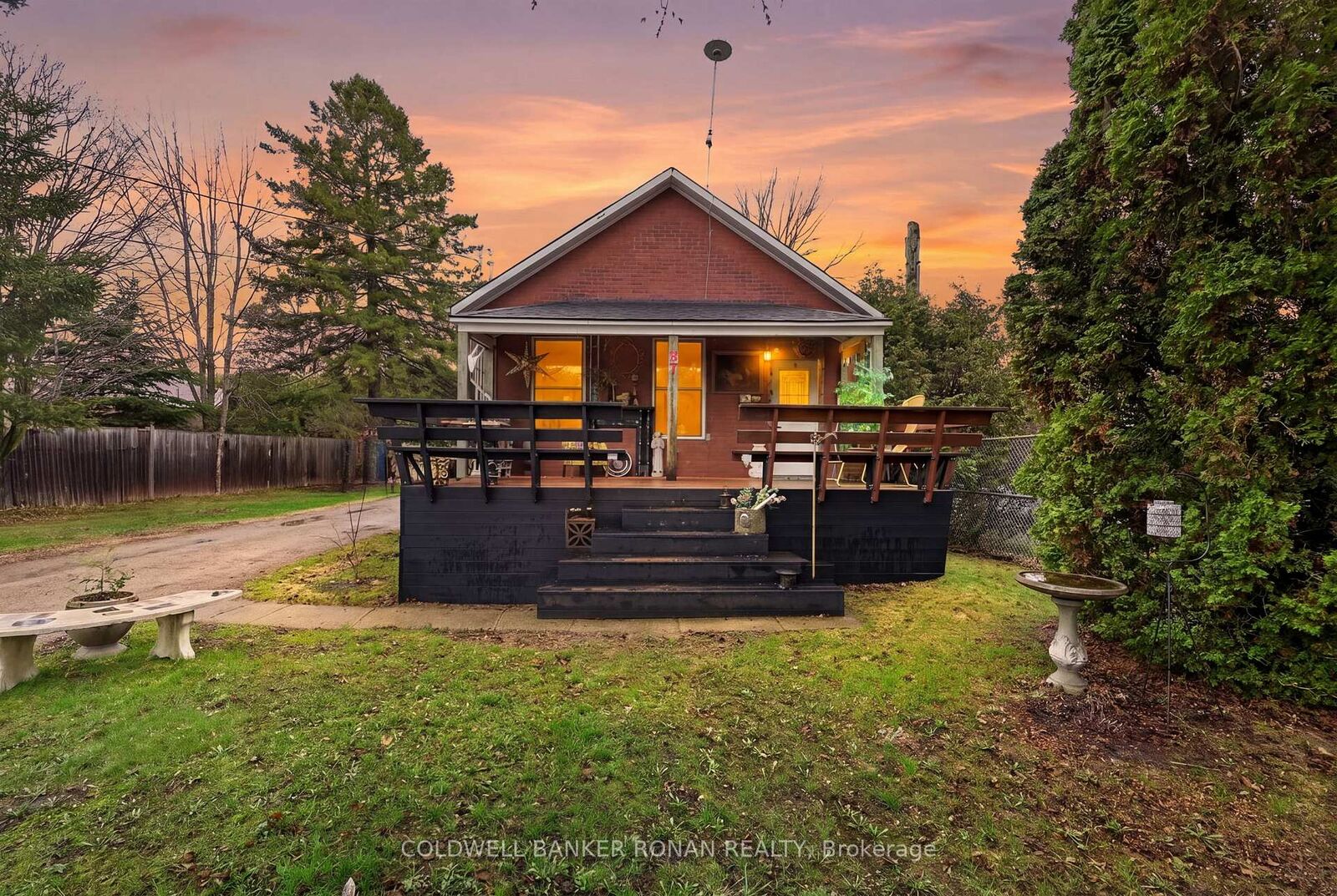 Property Photo: 87 Wellington Street E ON L9R 1G7