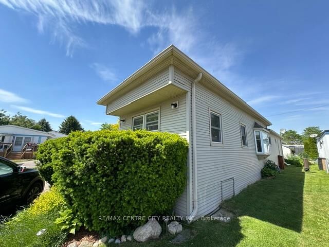 Property Photo: 2189 Dundas Street E 41 ON N5V 1H3