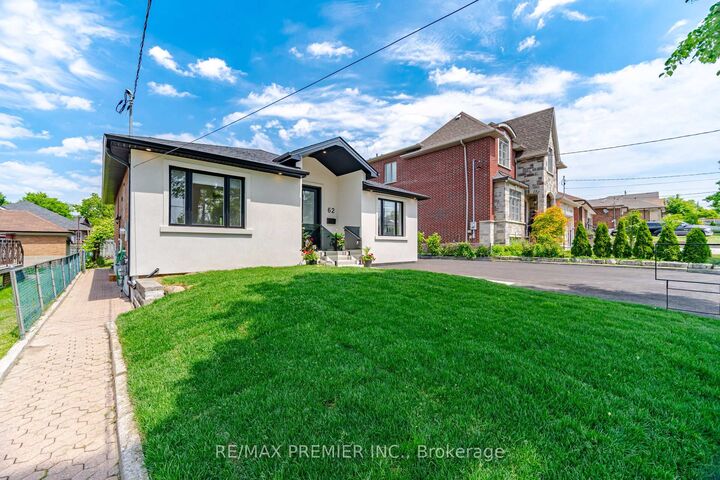 Property Photo:  62 Flamborough Drive  ON M6M 2R6 