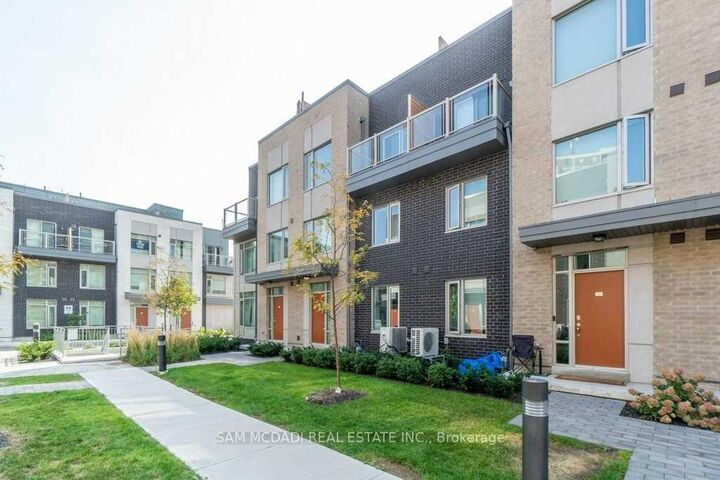 Property Photo: 22 Applewood Lane 33 ON M9C 2Z7