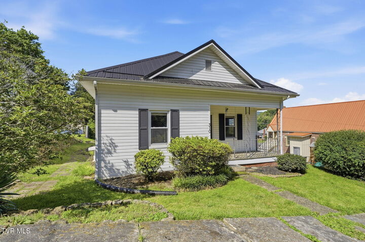 Property Photo:  310 Pine Street  TN 37650 