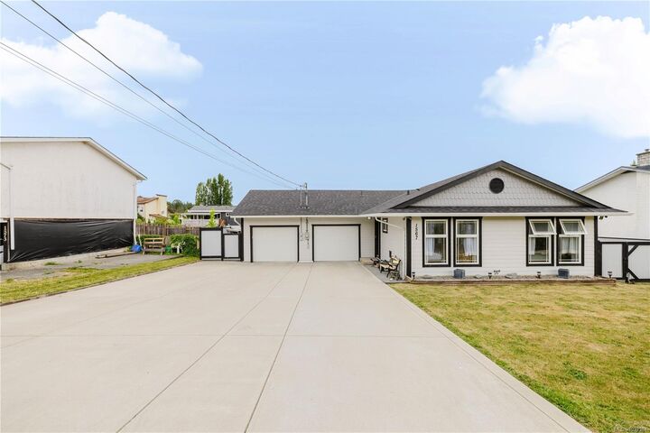 Property Photo:  1567 Pauline St  BC V0R 1R0 