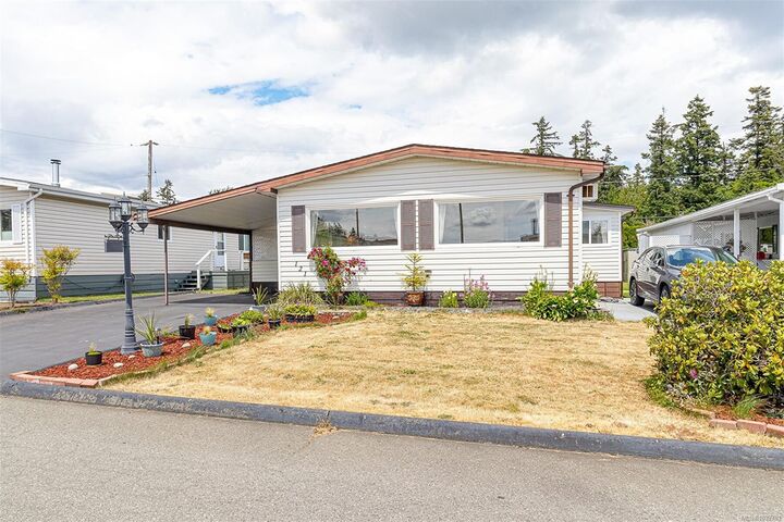 Property Photo: 7701 Central Saanich Rd #121 BC V8M 1X5