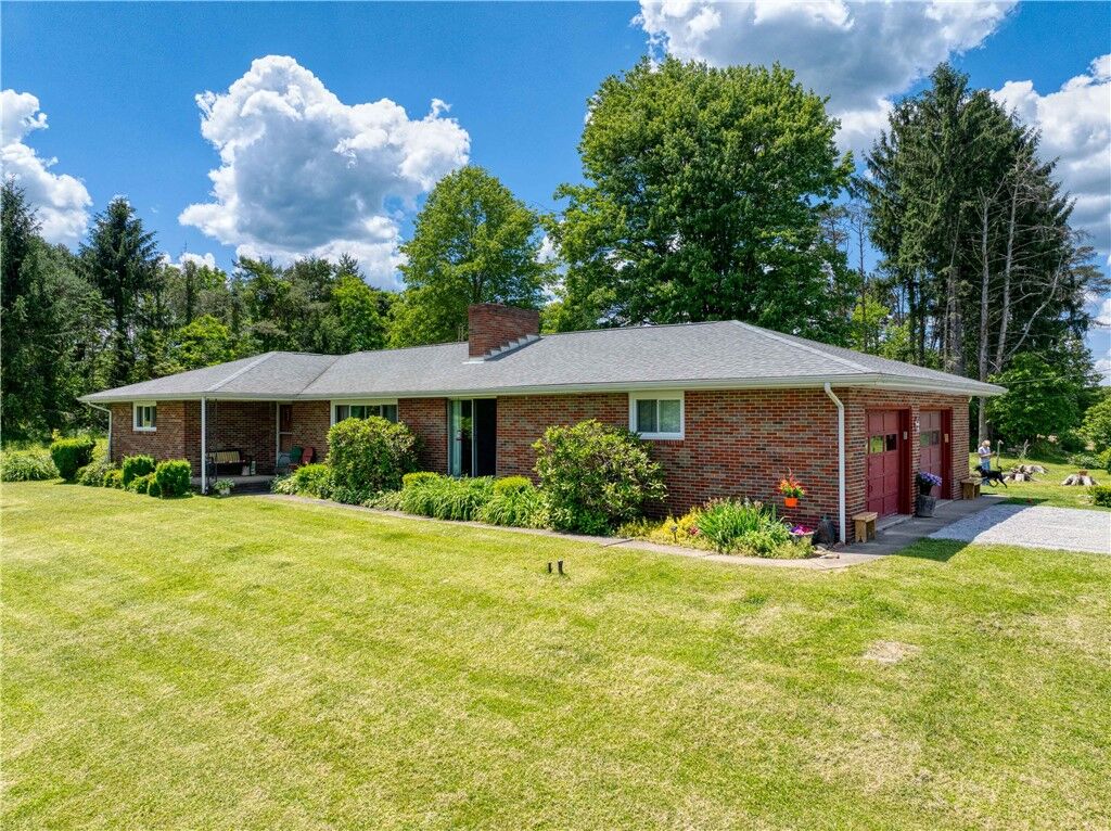 Property Photo: 547 McKinley Road PA 16115