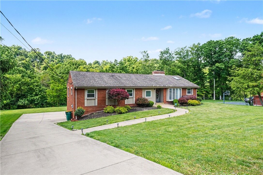 Property Photo:  3466 Ridgewood Dr  PA 15235 