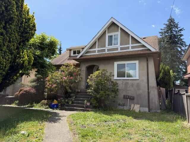 Property Photo: 7079 Waverley Avenue BC V5J 4A4