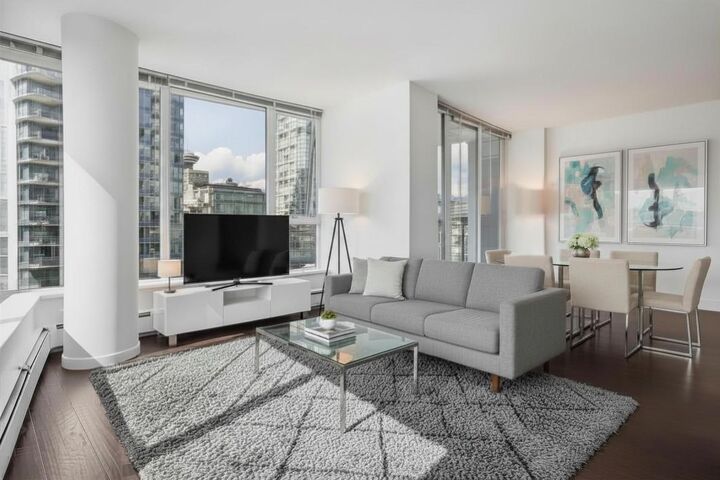 689 Abbott Street 808 — photo 1