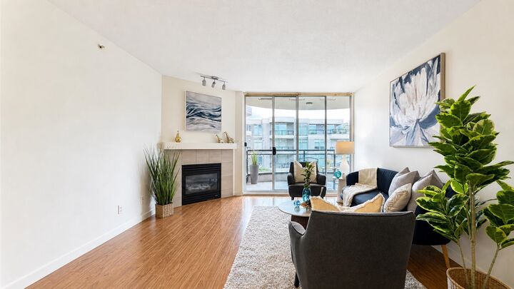 Property Photo: 8480 Granville Avenue 301 BC V6Y 4E8