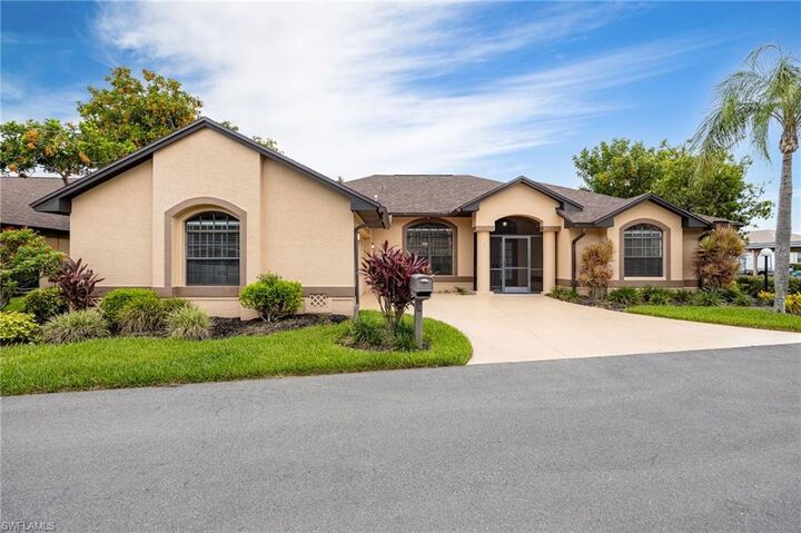 Property Photo:  15484 Admiralty Cir 2  FL 33917 