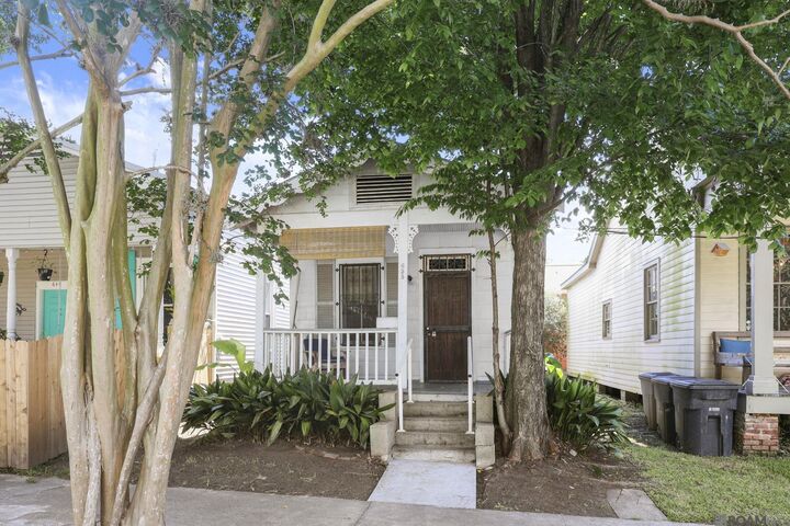Property Photo: 655 Napoleon St LA 70802