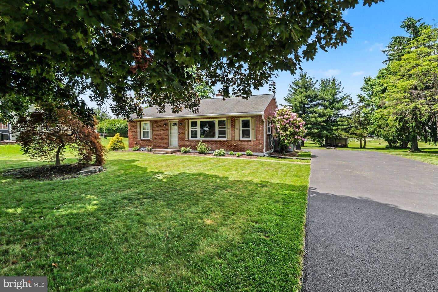 Property Photo:  829 Old Forge Road  PA 17070 