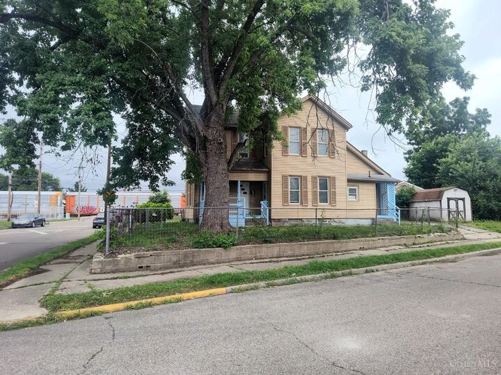 Property Photo: 200 Maple Street OH 45216