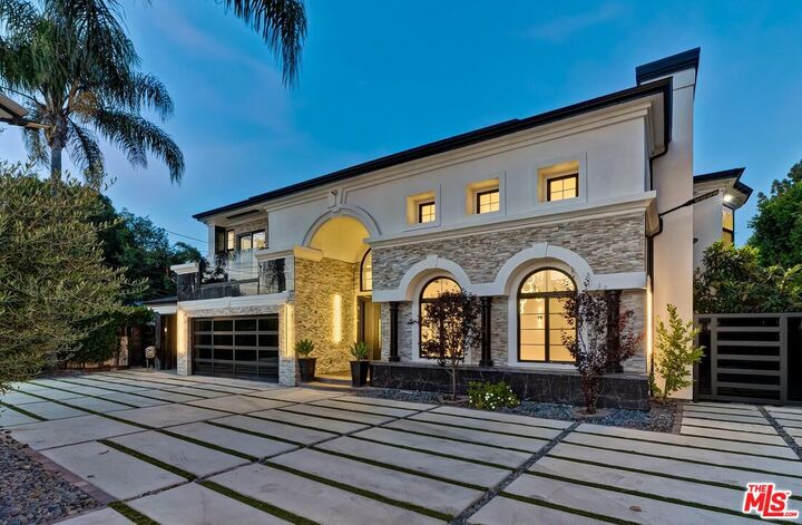 Property Photo: 5170 Gloria Ave CA 91436