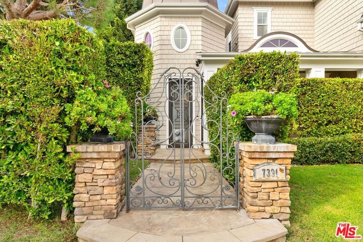 Property Photo:  7391 Coastal View Dr  CA 90045 