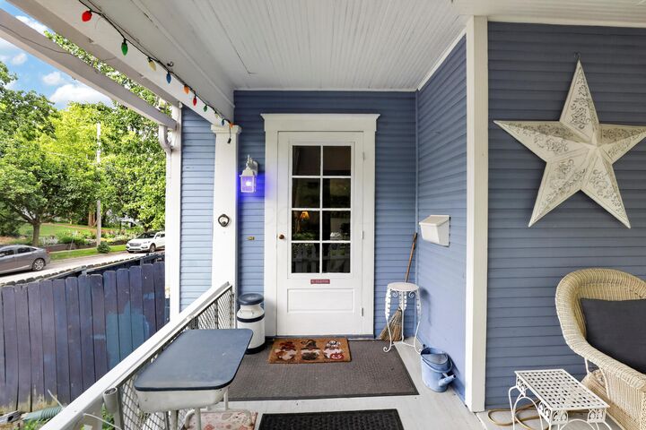 Property Photo: 302 N Franklin Street OH 43015