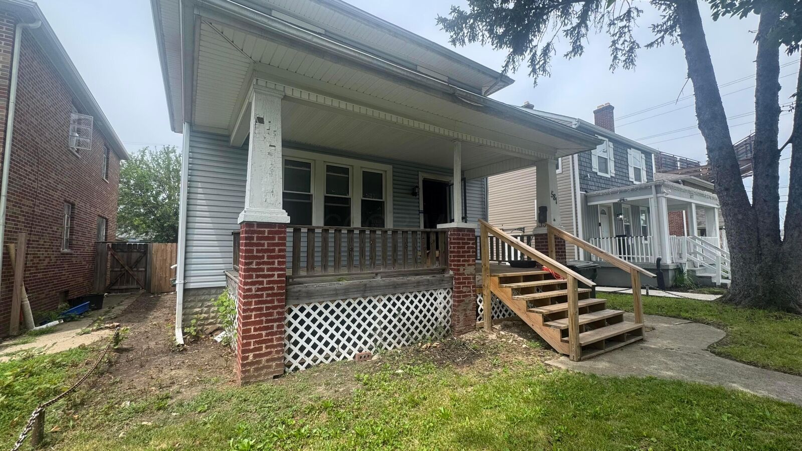 Property Photo:  581 S Harris Avenue  OH 43204 