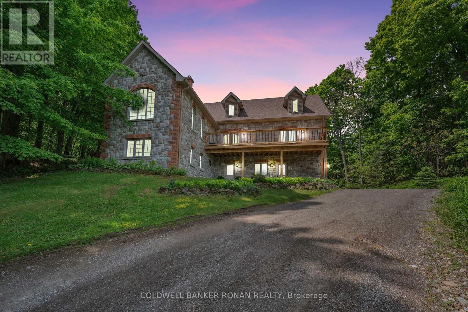 Property Photo:  38 Big Tree Circle  ON L0M 1M0 