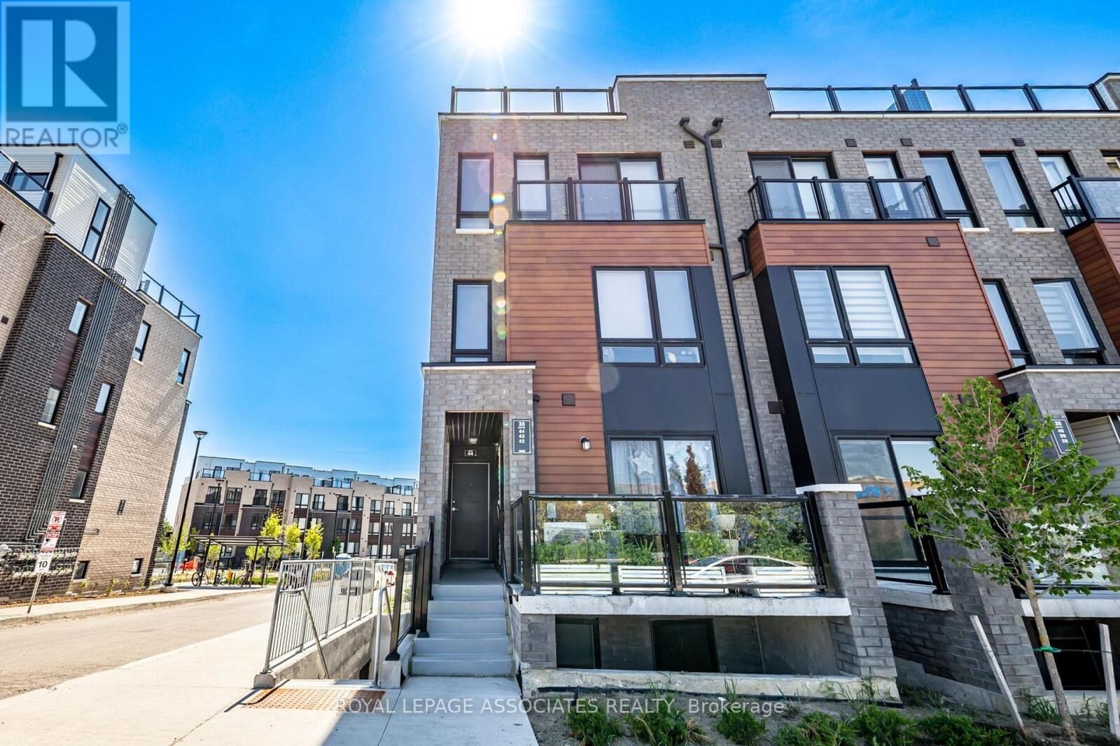 Property Photo: 30 Liben Way 44 ON M1B 0E8