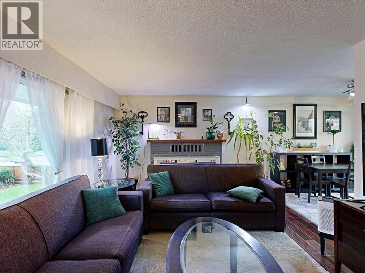 Property Photo:  5379 1 Avenue  BC V4M 1B8 
