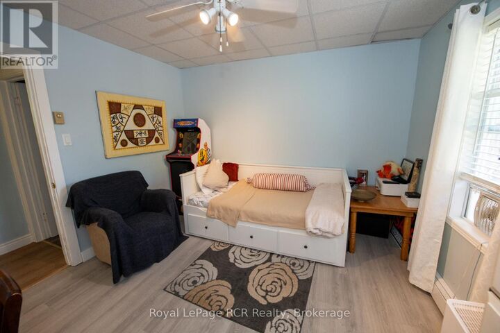 Property Photo: 430 Queen Street West Street West ON N0G 2L3
