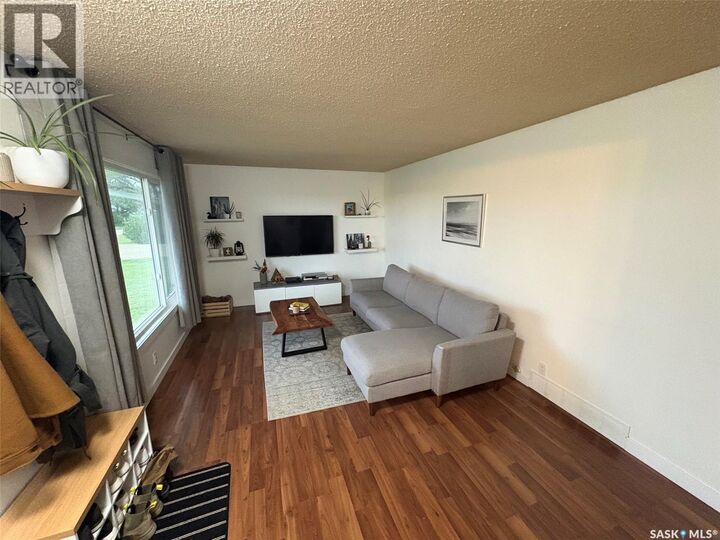 Property Photo:  401 Golspie Street  SK S0G 0V0 