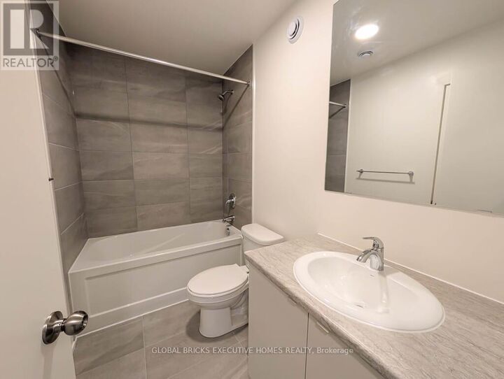 Photo de la propriété:  16 Melbourne Avenue 203C  ON L2P 3J8 