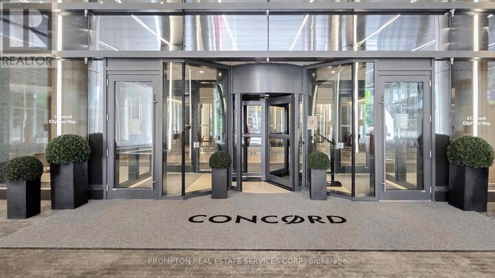 Property Photo:  3 Concord Cityplace Way 633  ON M5V 0X4 