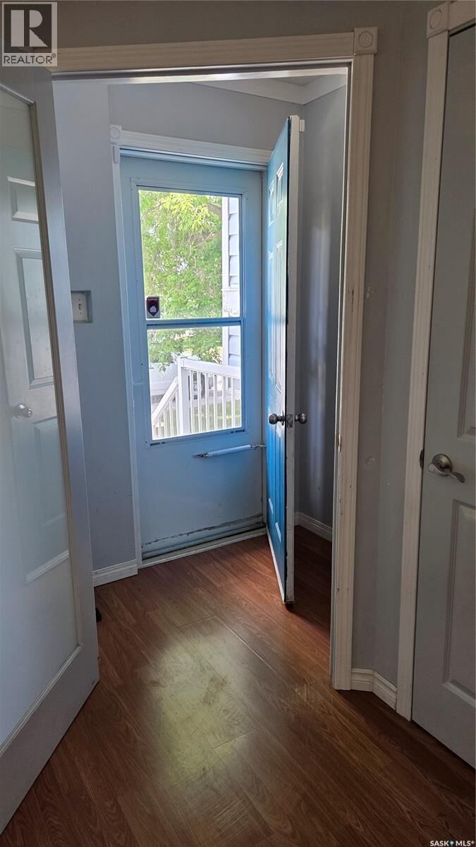 Property Photo:  1107 Lillooet Street W  SK S6H 5A2 