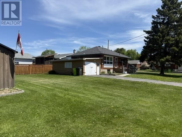 Property Photo:  8 Mayfair Ave  ON P6C 3B9 