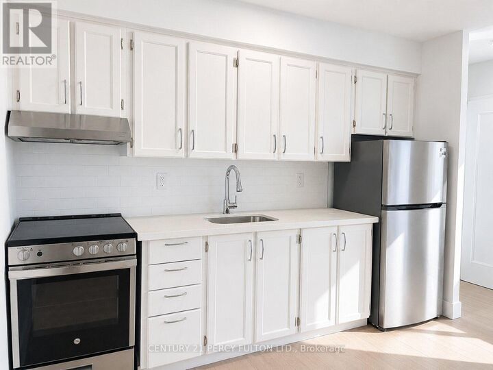 Property Photo:  2373 Bloor Street West 4  ON M6S 1P6 