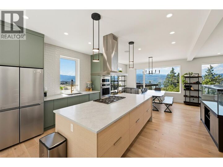 Property Photo: 2980 Outlook Way BC V0H 1N1