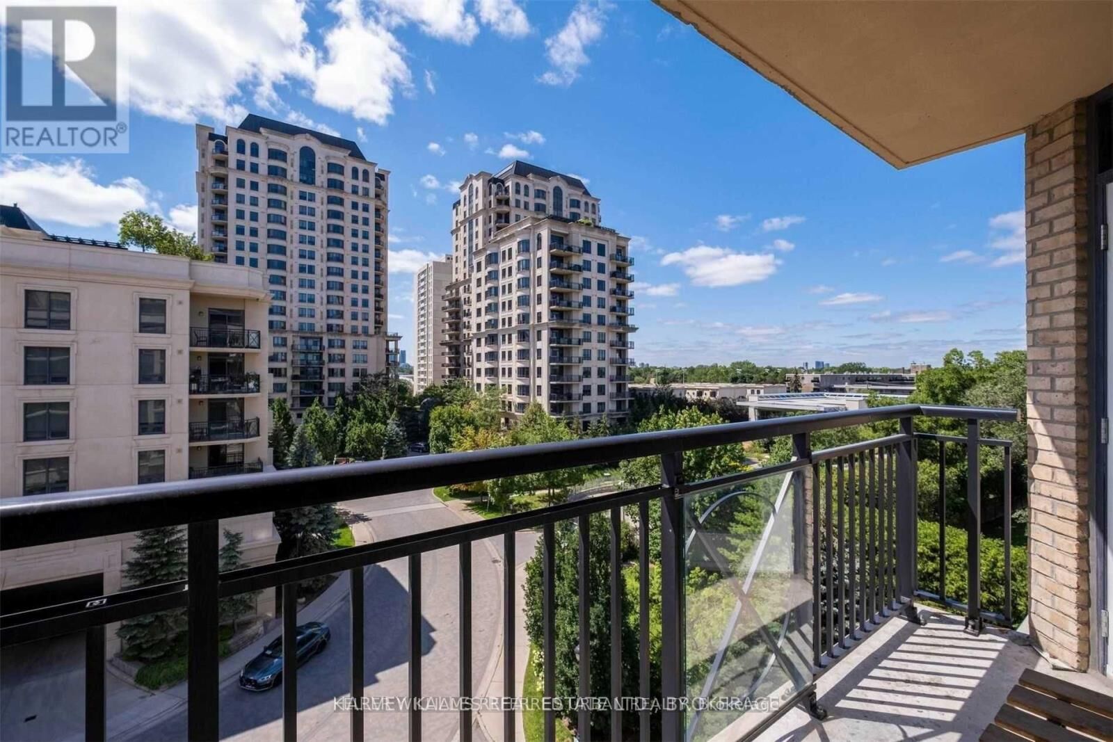 Property Photo: 676 Sheppard Avenue East 512 ON M2K 1B7