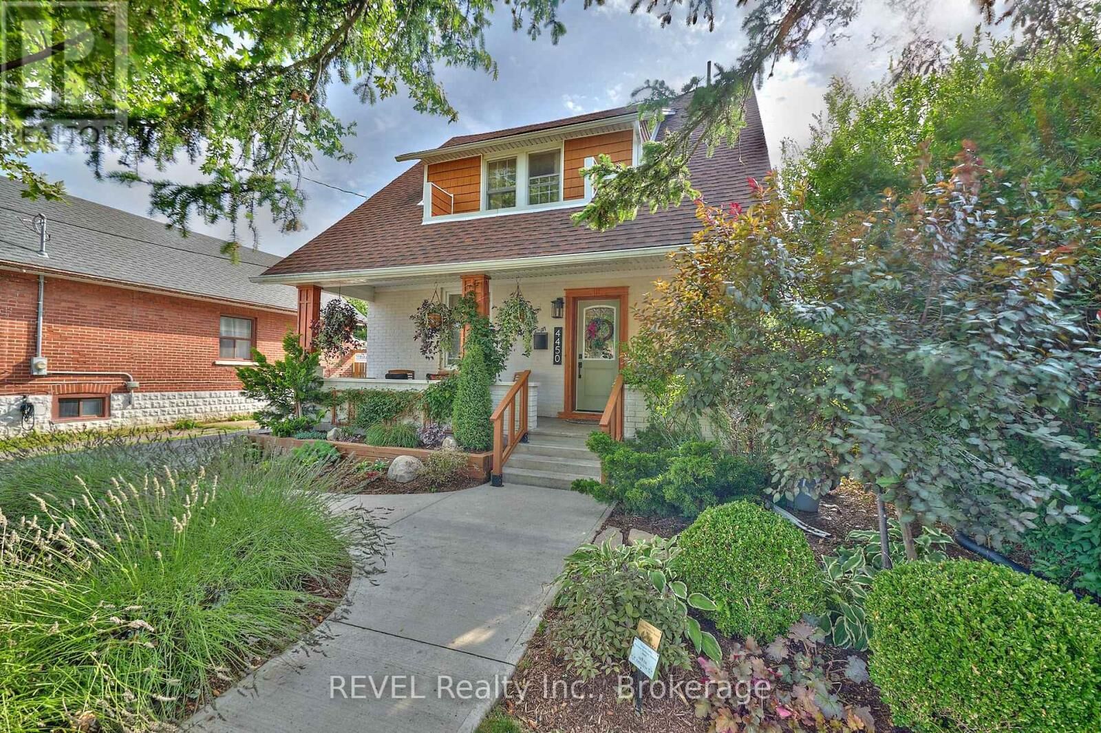 Property Photo:  4450 Second Avenue  ON L2E 4H2 