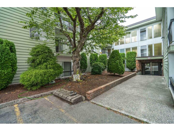 Photo de la propriété: 8635 120 Street 392C BC V4C 6R5