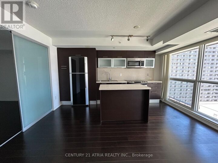 Property Photo: 386 Yonge Street 1019 ON M5B 0A5