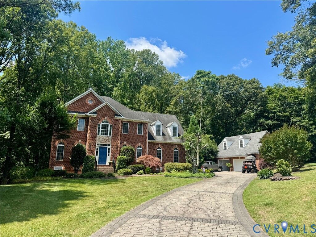 Property Photo:  604 Cross Ridge Lan  VA 23103 