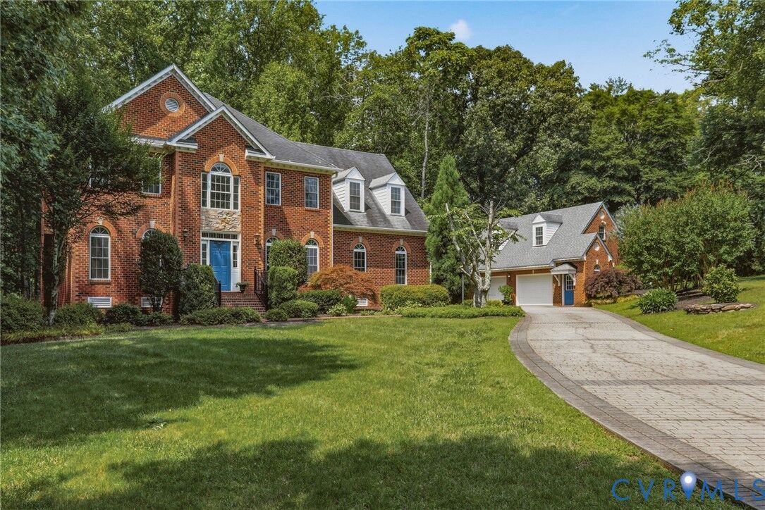 Property Photo:  604 Cross Ridge Ln  VA 23103 