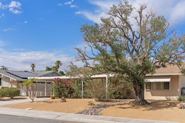 Property Photo:  42280 Kansas Street  CA 92211 