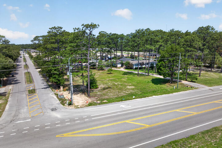 Property Photo: 14162 331 Business Highway FL 32439