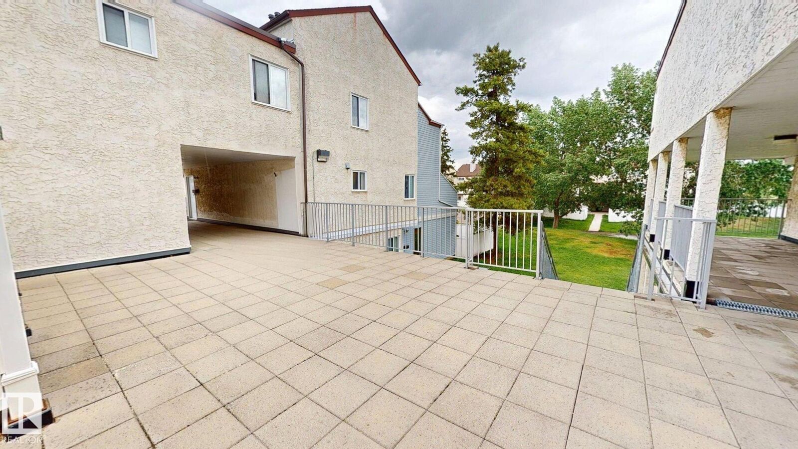 Property Photo:  185 Lancaster Terrace NW  AB T5X 5T1 