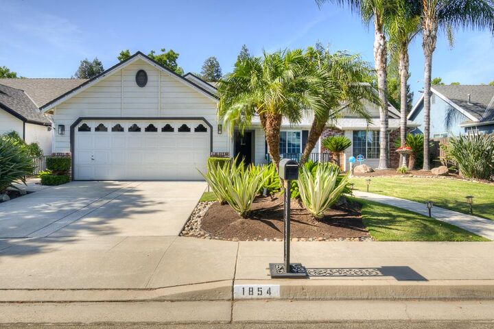 Property Photo:  1854 E Brandywine Lane  CA 93720 