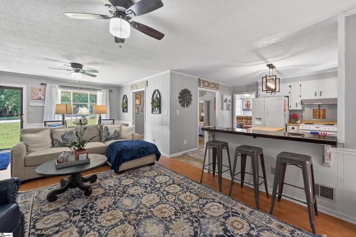 Property Photo: 135 W Church Street SC 29330