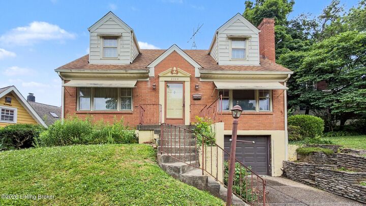 Property Photo: 2504 Boulevard Napoleon KY 40205
