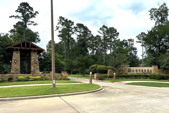 Property Photo: 134 Verbena Way TX 77316
